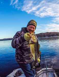 Ed with a nice Bunganut 4lb bass