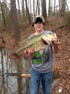 my personal best bass. caught on a 3 inch yamasenko in cream white. this big girl was safely released to spawn