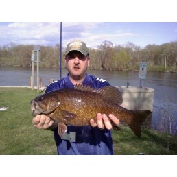 Smallmouth BASS on the Mohawk RIVER ~ Lock 12 // Schoharie