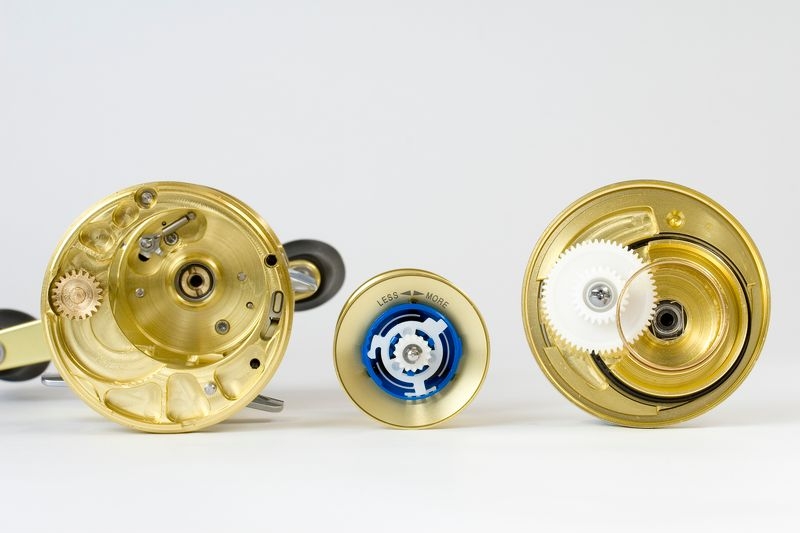 Swimbait reel: Shimano Calcutta 400D vs Calcutta Conquest 400 - Fishing  Rods, Reels, Line, and Knots - Bass Fishing Forums