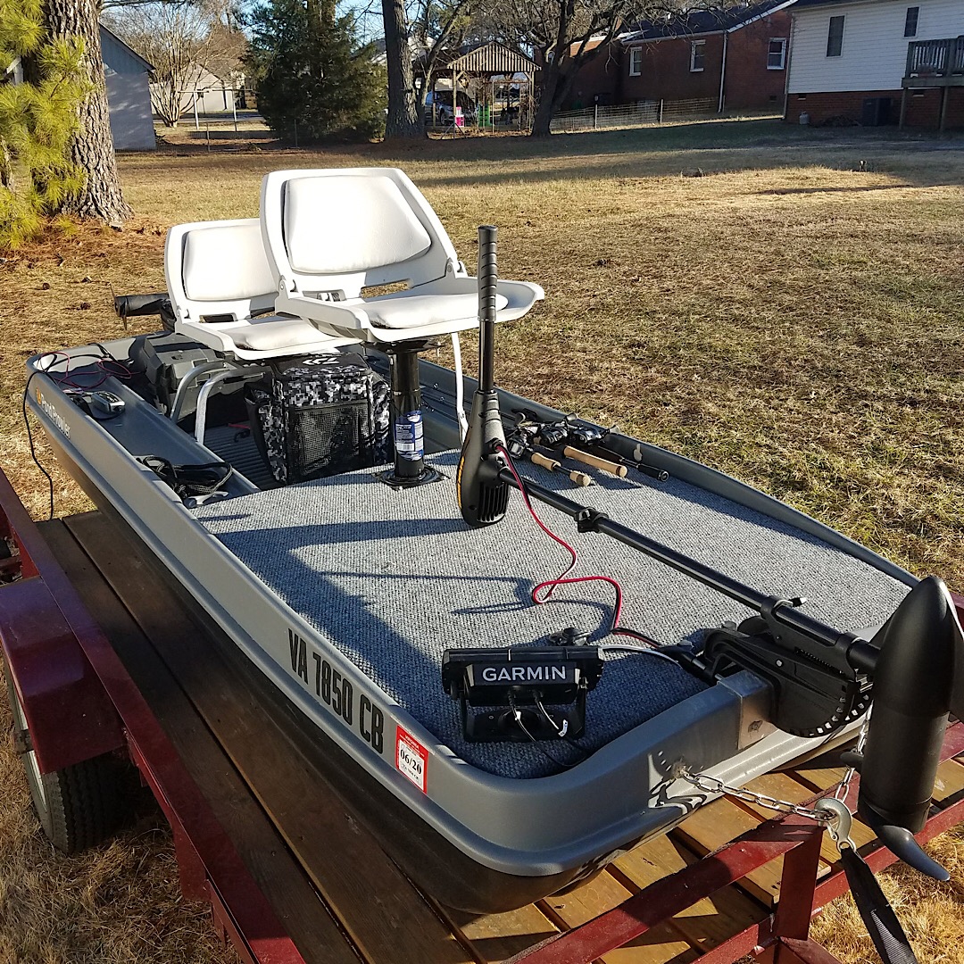 Bass Raider 10e with Bow Mount Trolling Motor 