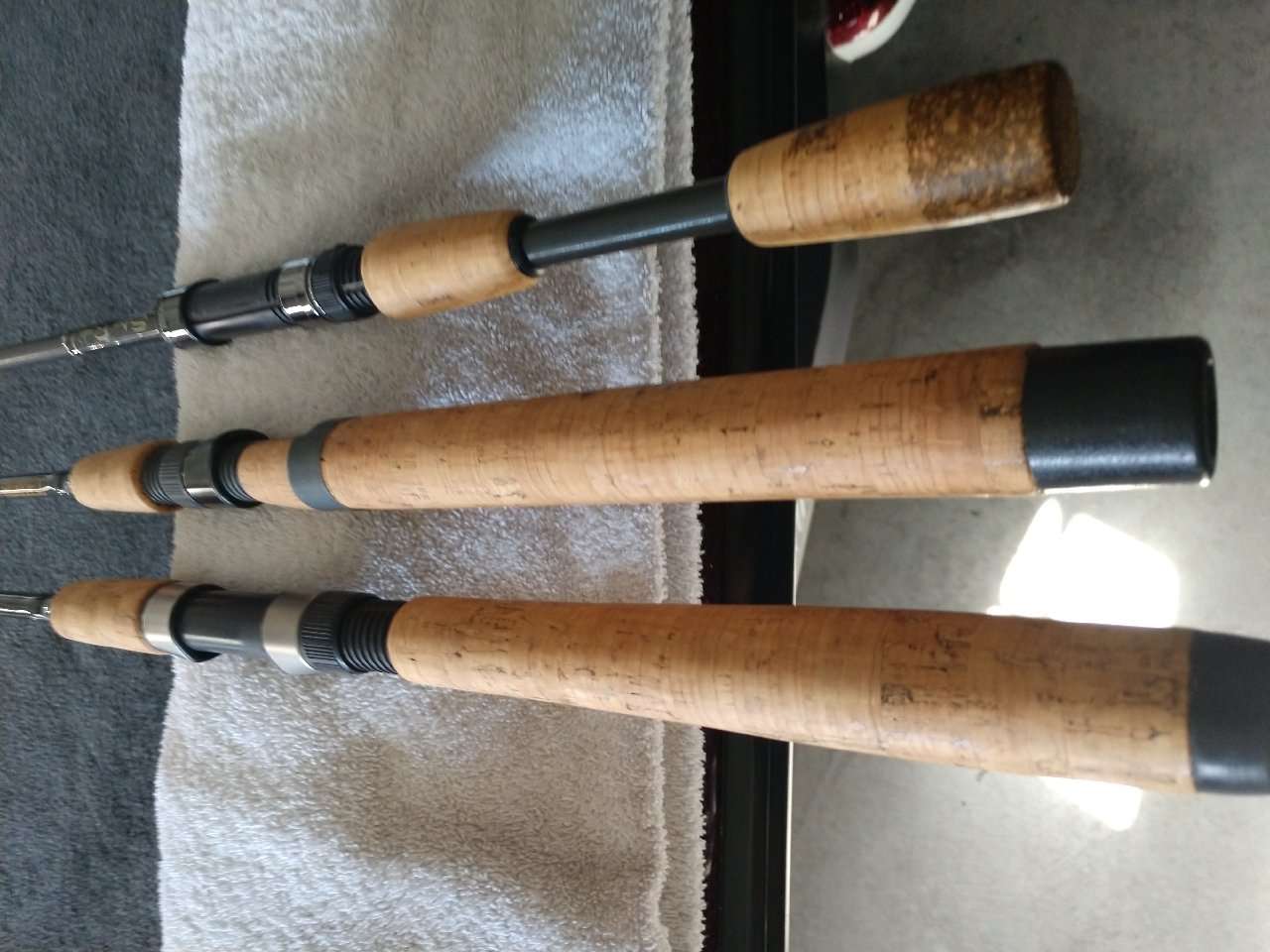 Pt 5 - Modge podge to seal a refinished cork fishing rod handle - how I do  it #fishing #rodbuilding 