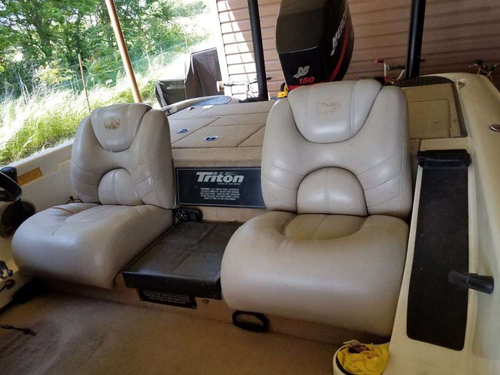 Quality Bass Boat Seats & Carpet