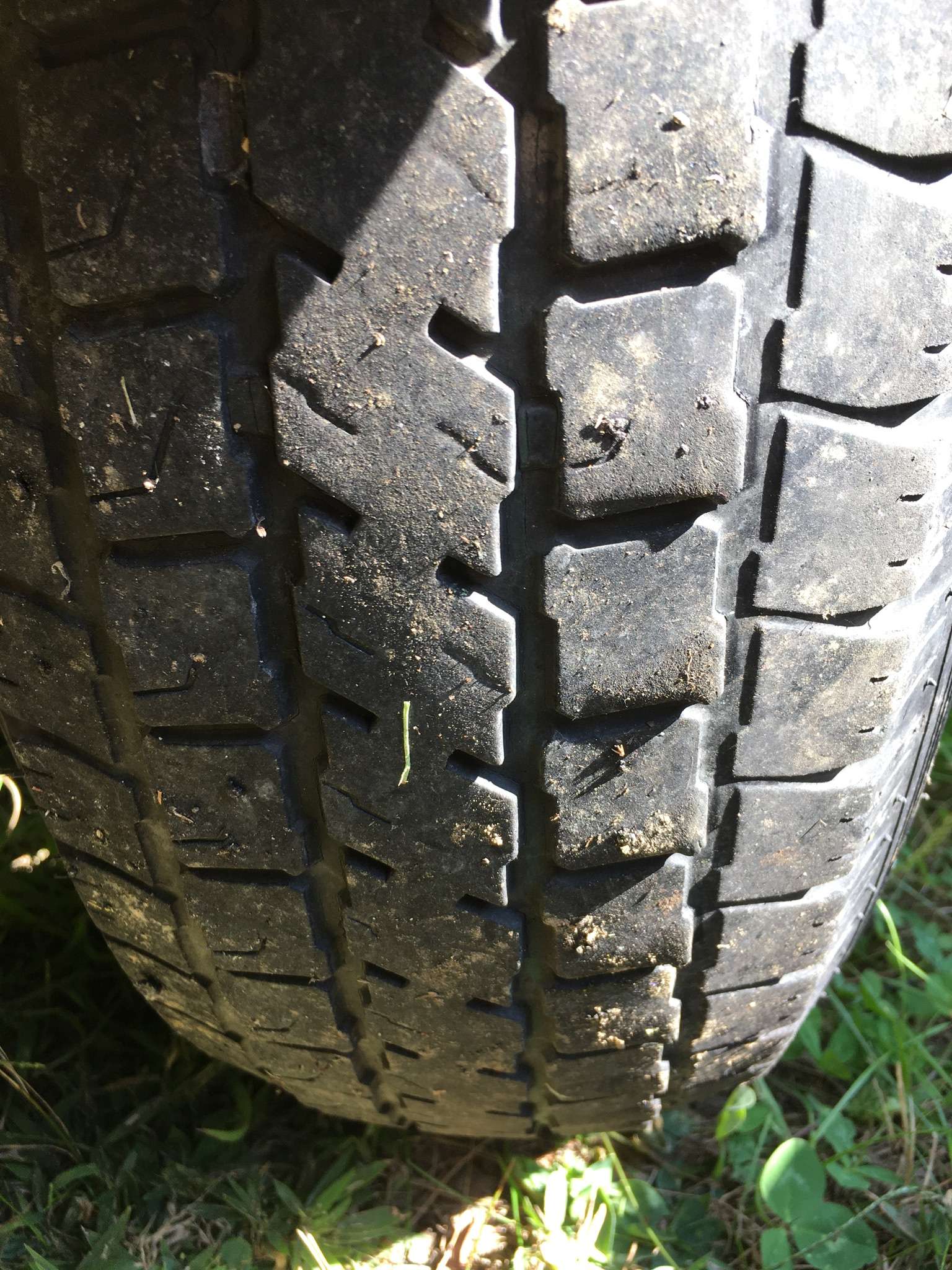 Weird tire wear on boat trailer - Bass Boats, Canoes, Kayaks and more