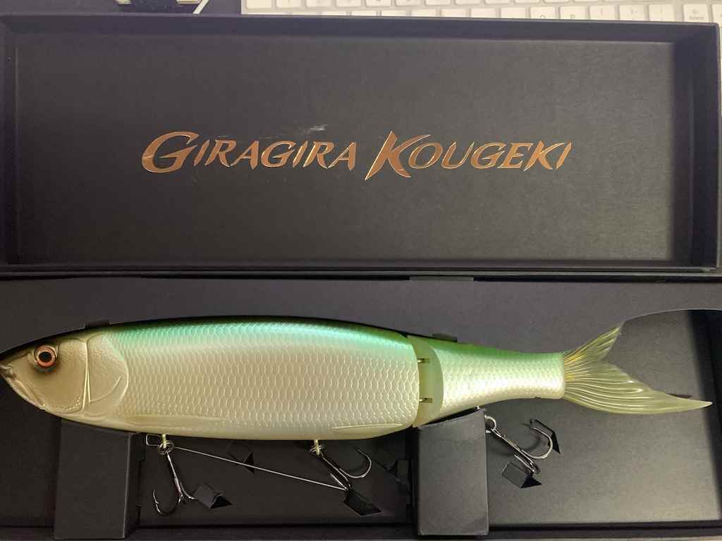 Deps GiraGira Kougeki 370 Glide Bait Closer Look - Fishing Tackle