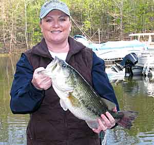 Floating Worms For Suspended Bass  The Ultimate Bass Fishing Resource  Guide® LLC