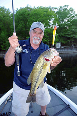 Floating Rogues for Spawning and Postspawn Bass  The Ultimate Bass Fishing  Resource Guide® LLC