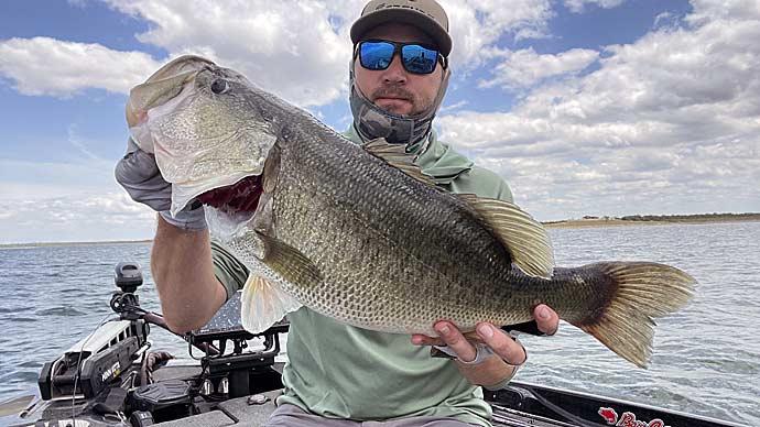 Big Catch Bass Trophy with Customizable Column